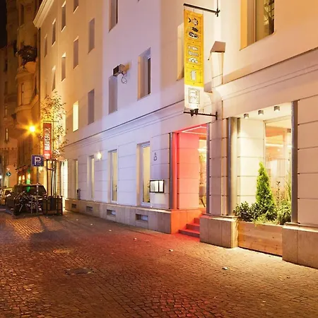 Kl31 - - Klauzal Square By Bqa *